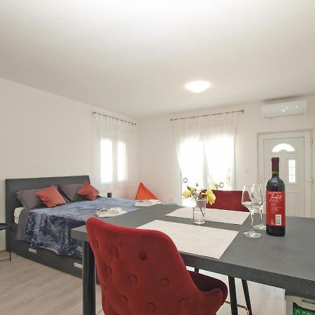 Apartment Florinda 2091 พูลา ภายนอก รูปภาพ