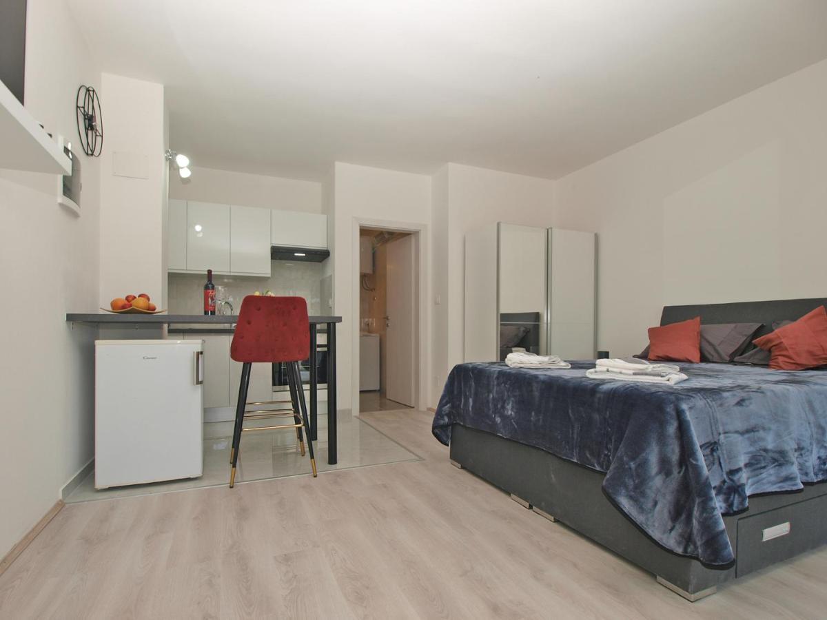 Apartment Florinda 2091 พูลา ภายนอก รูปภาพ