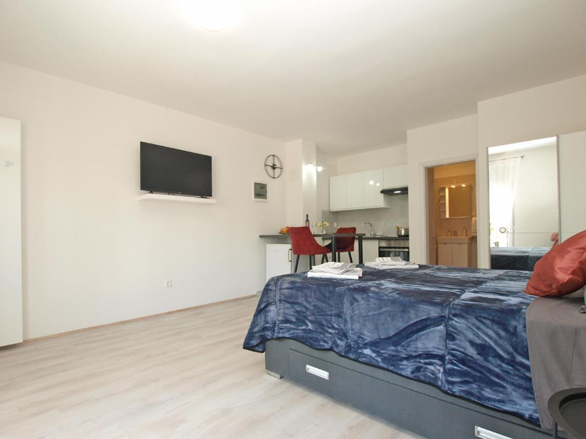 Apartment Florinda 2091 พูลา ภายนอก รูปภาพ
