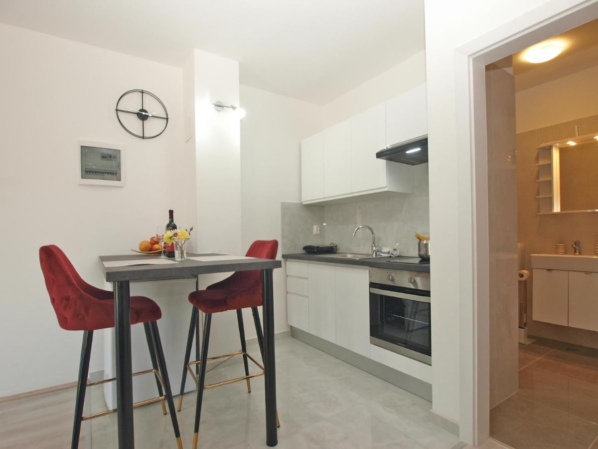 Apartment Florinda 2091 พูลา ภายนอก รูปภาพ
