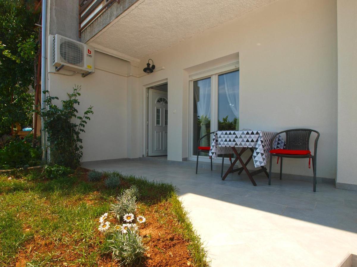 Apartment Florinda 2091 พูลา ภายนอก รูปภาพ